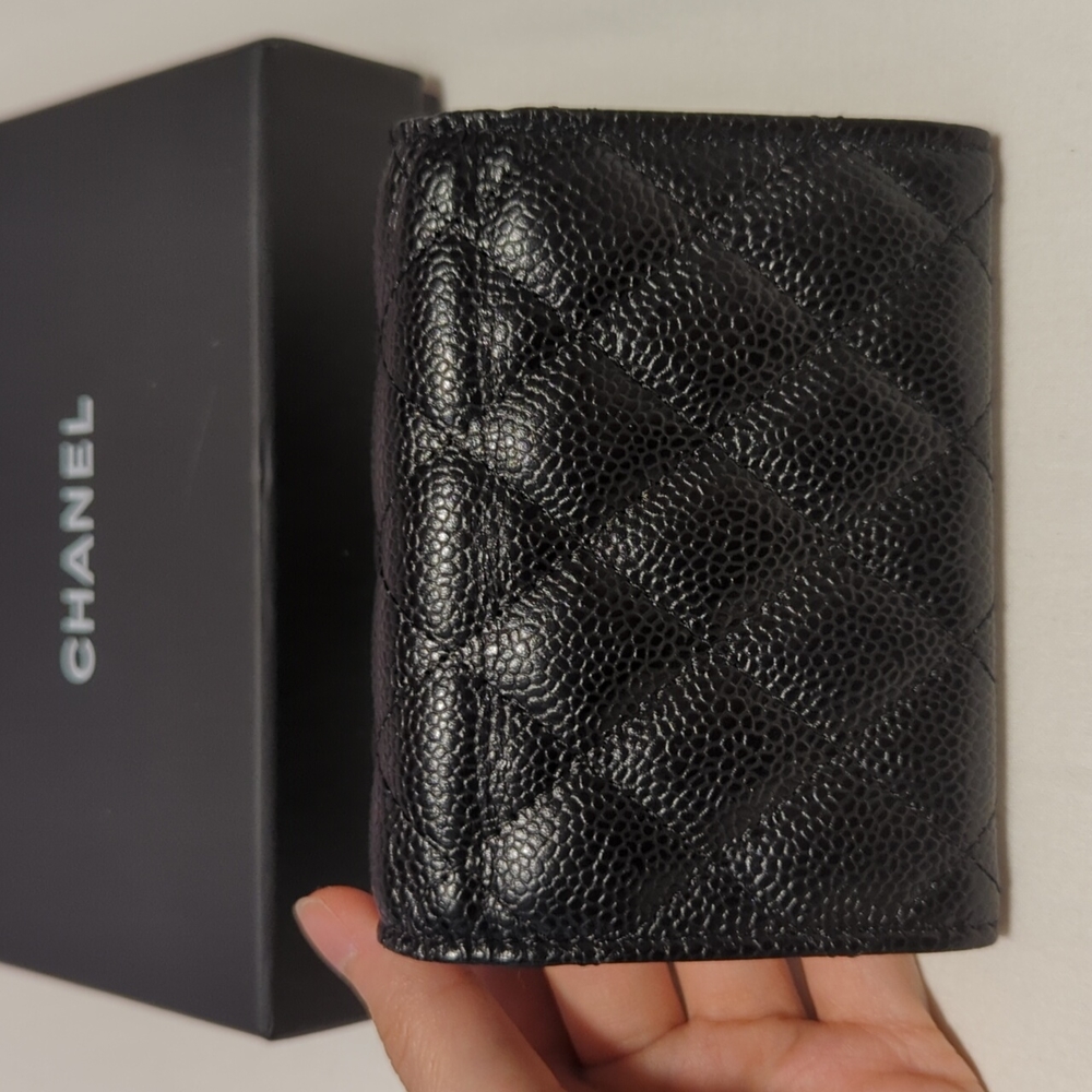 Chanel Flap Cardholder - Picture 3 of 10